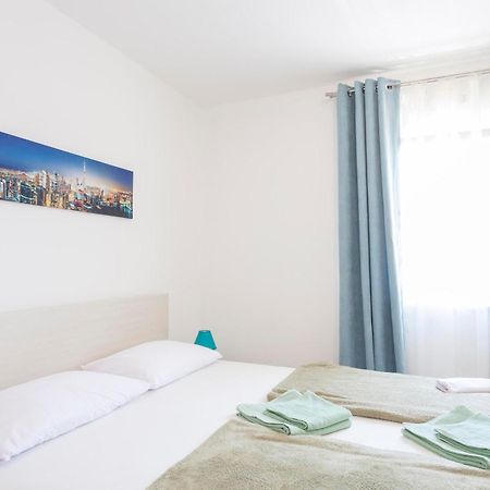Apartments Dora Макарска Екстериор снимка
