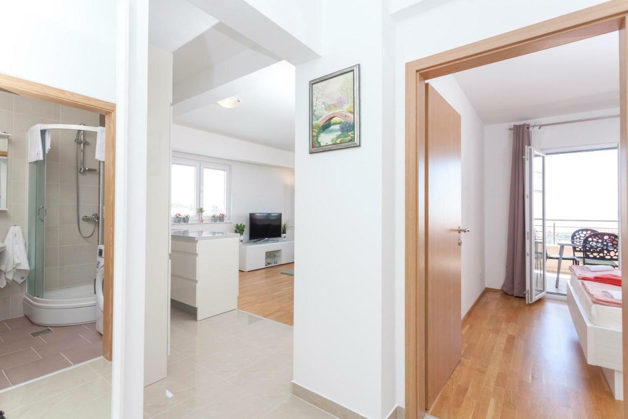 Apartments Dora Макарска Екстериор снимка
