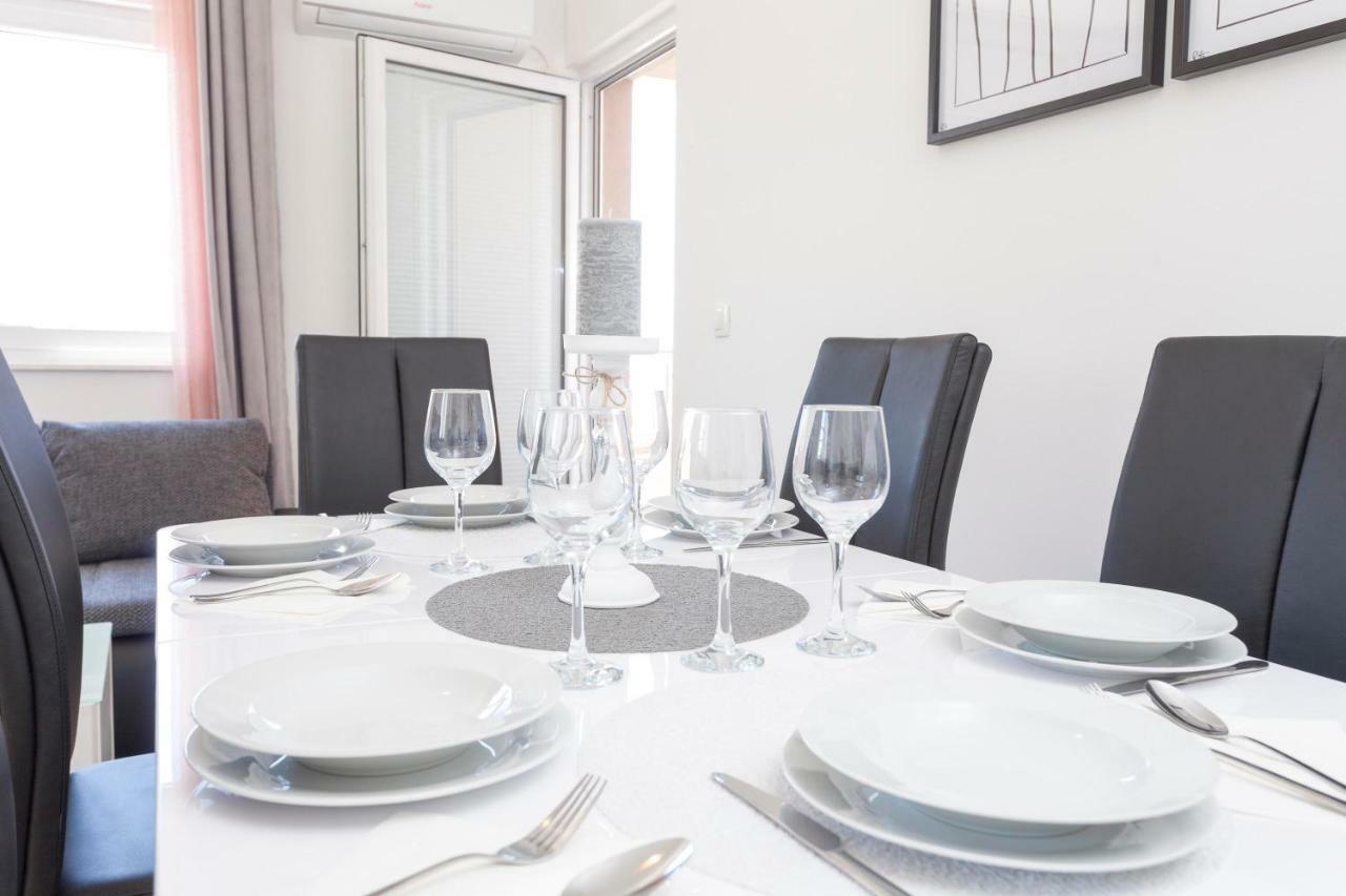 Apartments Dora Макарска Екстериор снимка