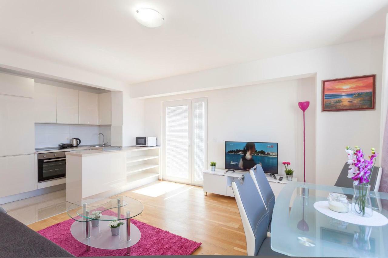 Apartments Dora Макарска Екстериор снимка
