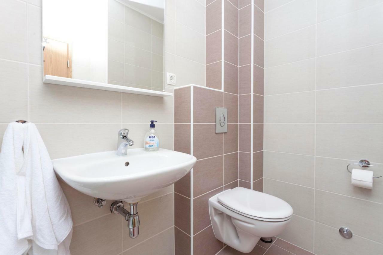 Apartments Dora Макарска Екстериор снимка