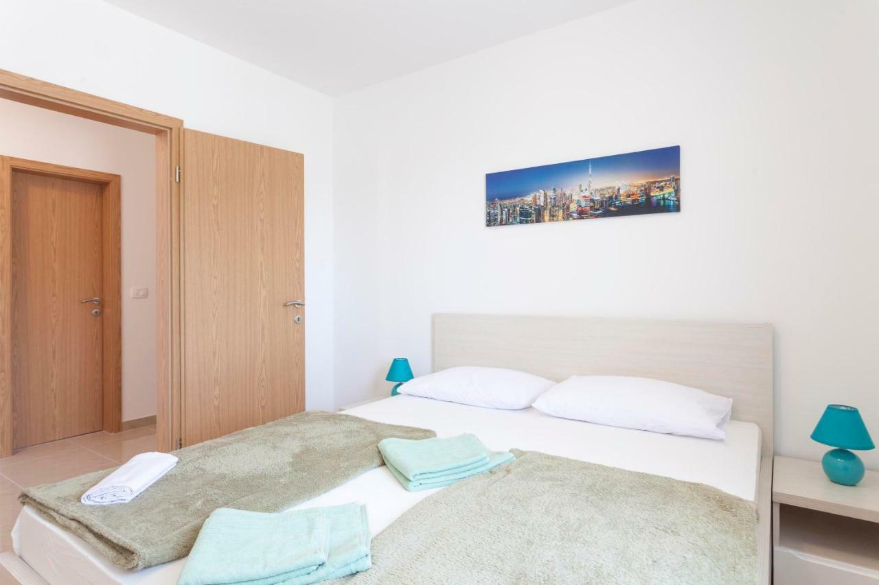 Apartments Dora Макарска Екстериор снимка
