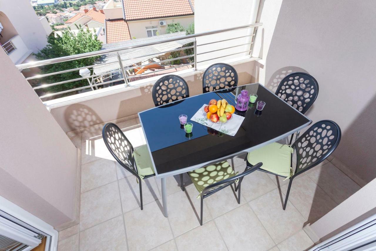 Apartments Dora Макарска Екстериор снимка