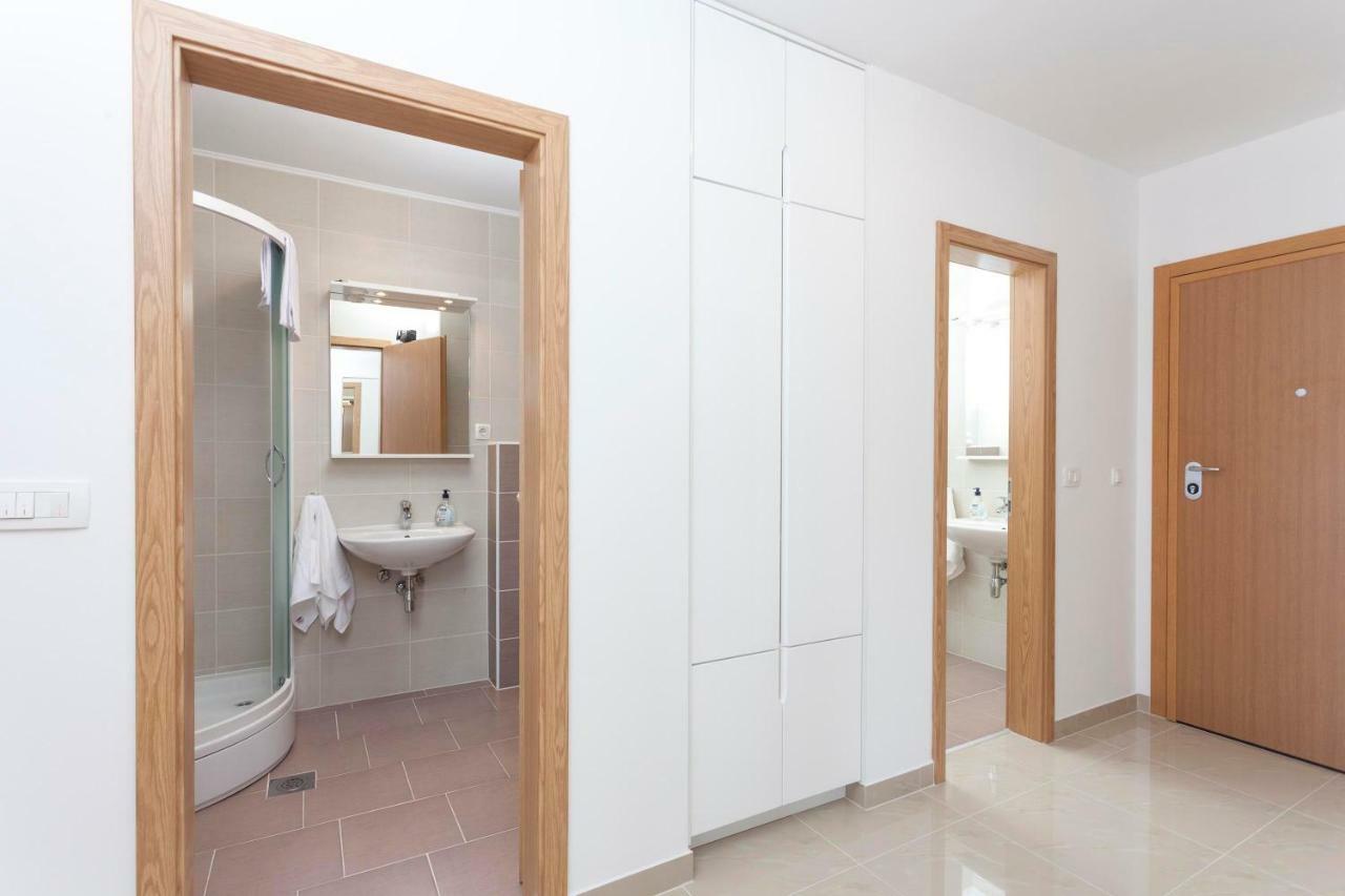 Apartments Dora Макарска Екстериор снимка