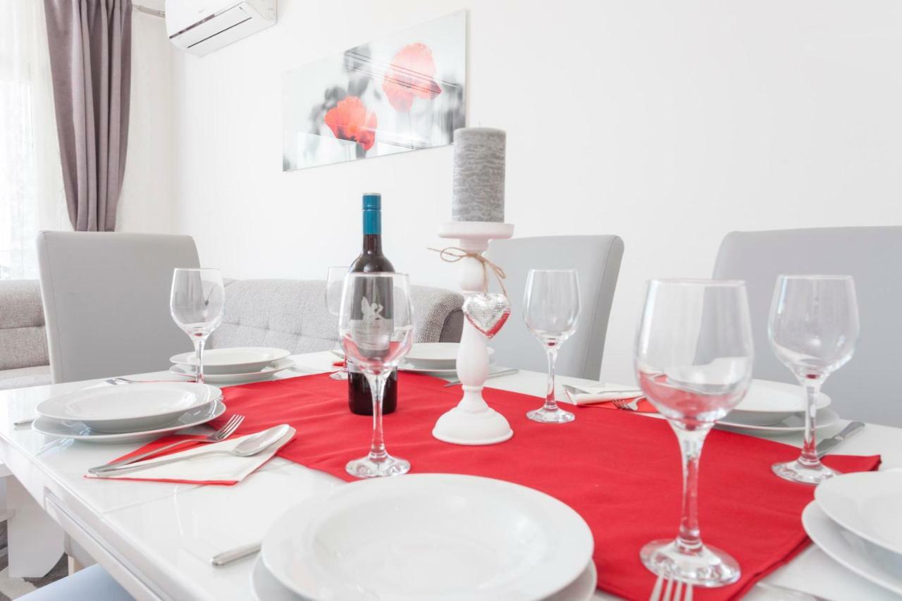Apartments Dora Макарска Екстериор снимка