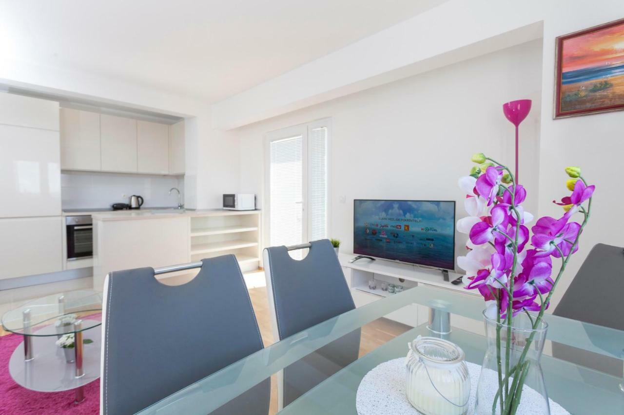 Apartments Dora Макарска Екстериор снимка
