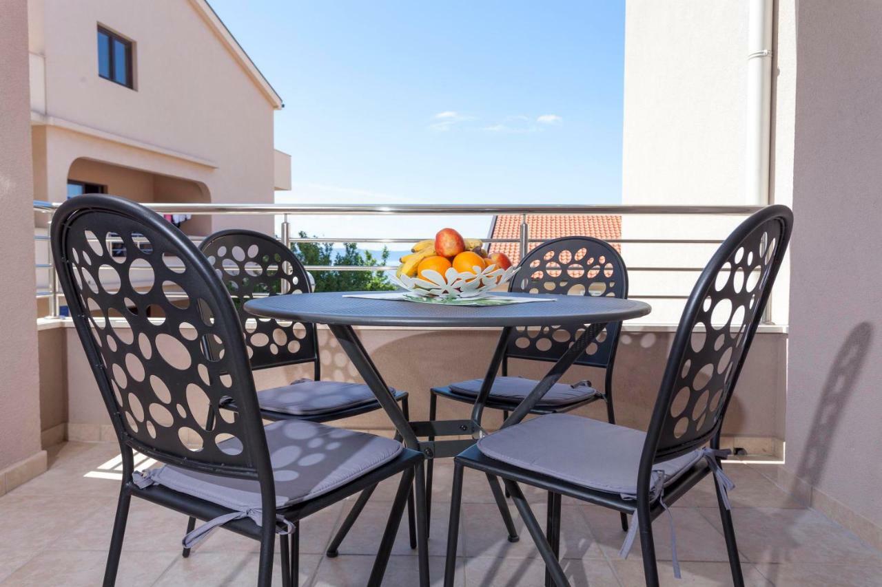 Apartments Dora Макарска Екстериор снимка