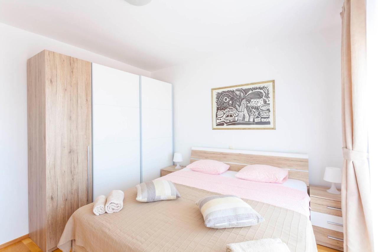 Apartments Dora Макарска Екстериор снимка